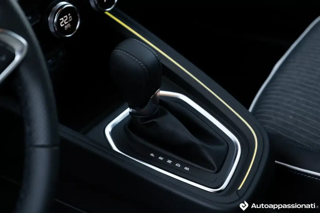 mitsubishi colt hybrid 2024 3