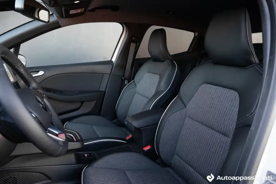 mitsubishi colt hybrid 2024 8