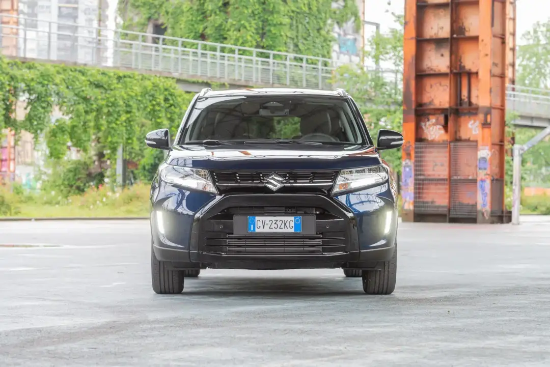 suzuki vitara 2024 frontale pieno
