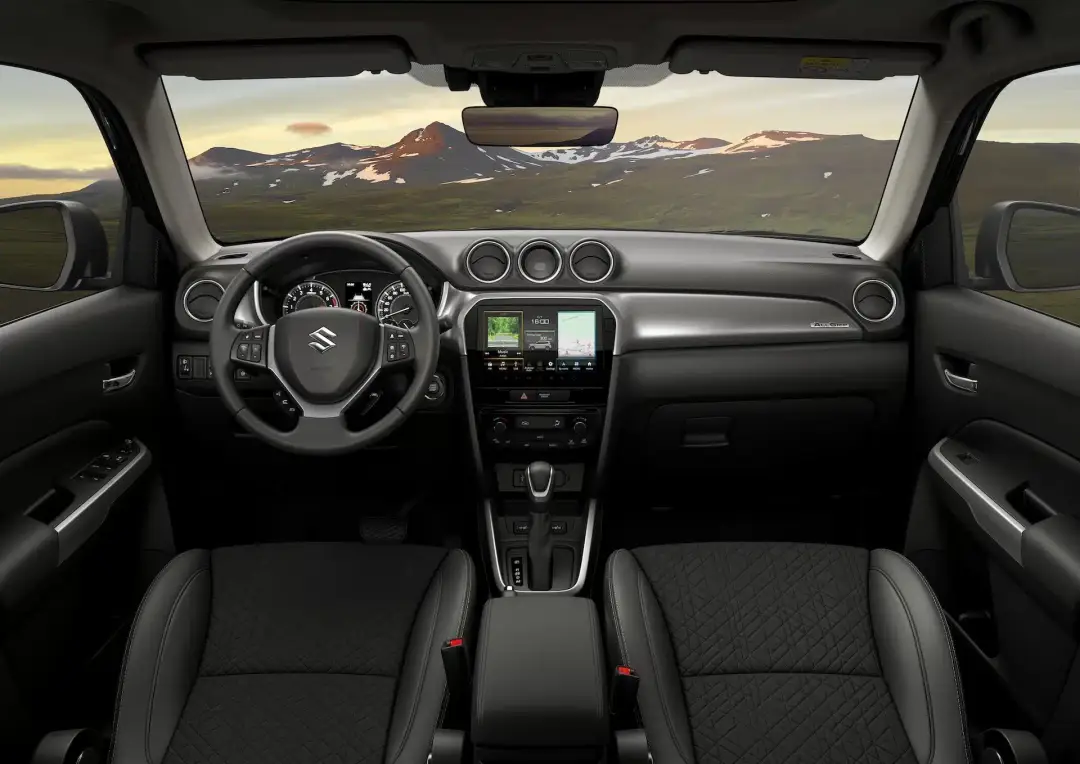suzuki vitara 2024 interni
