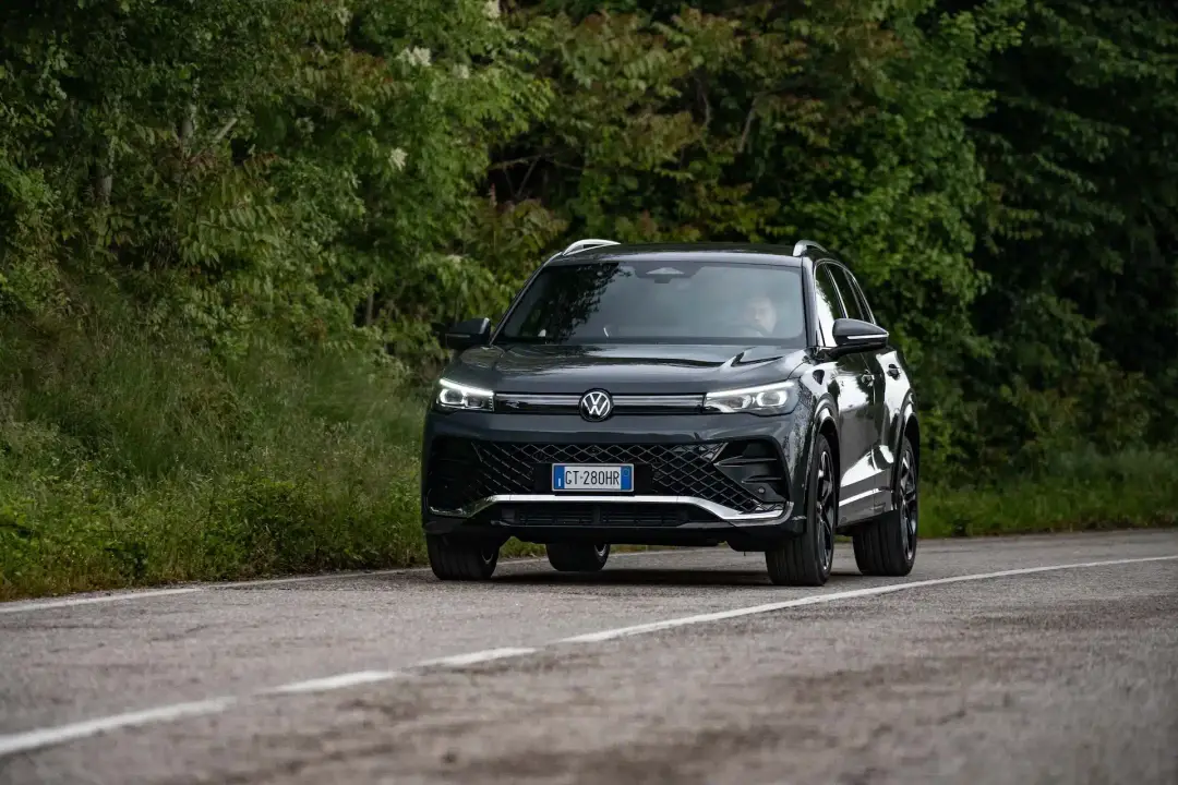volkswagen tiguan 2024 copertina dinamica
