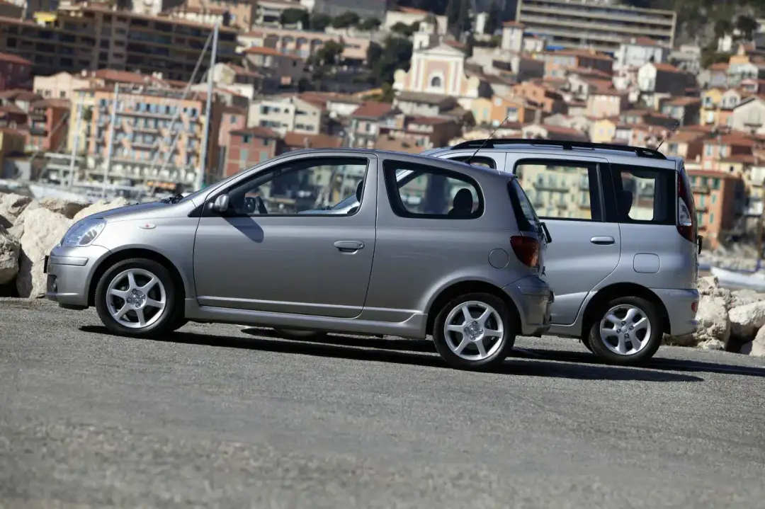 toyota yaris 24