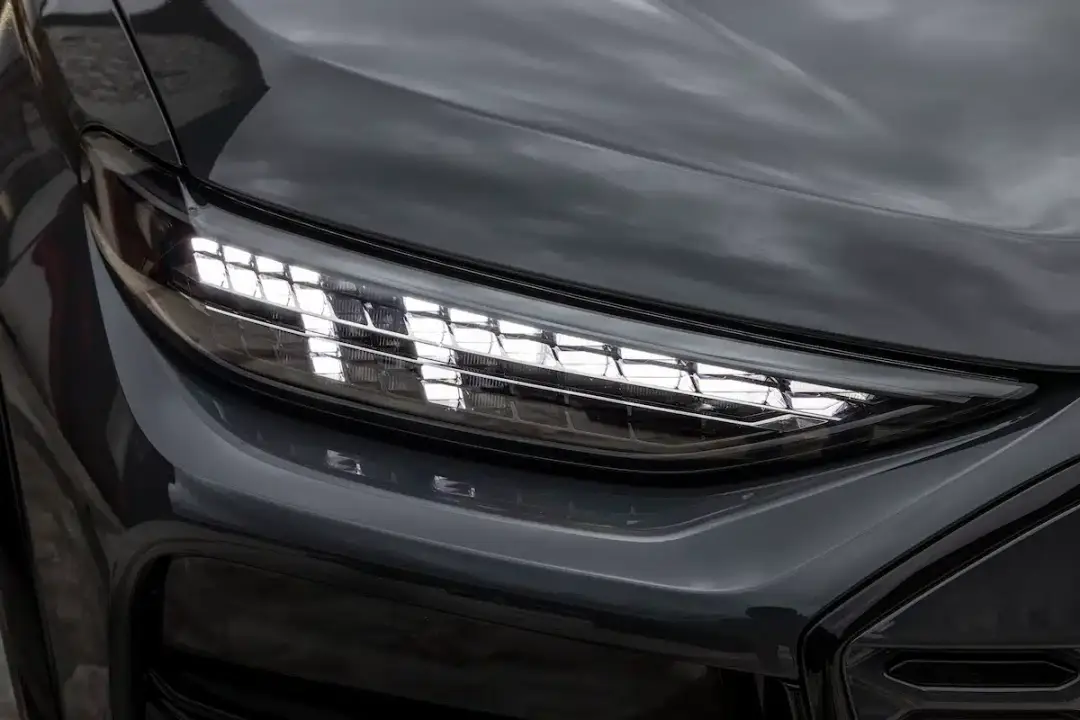 Audi Q6 e-tron fari