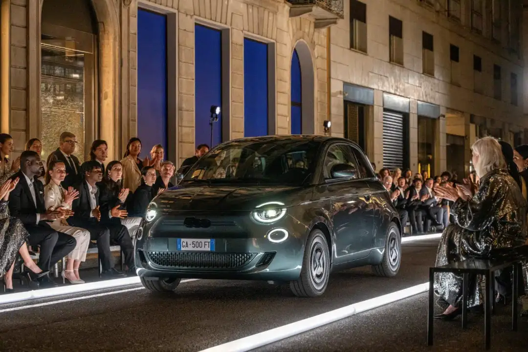 fiat500egiorgioarmanicollectorsedition 2