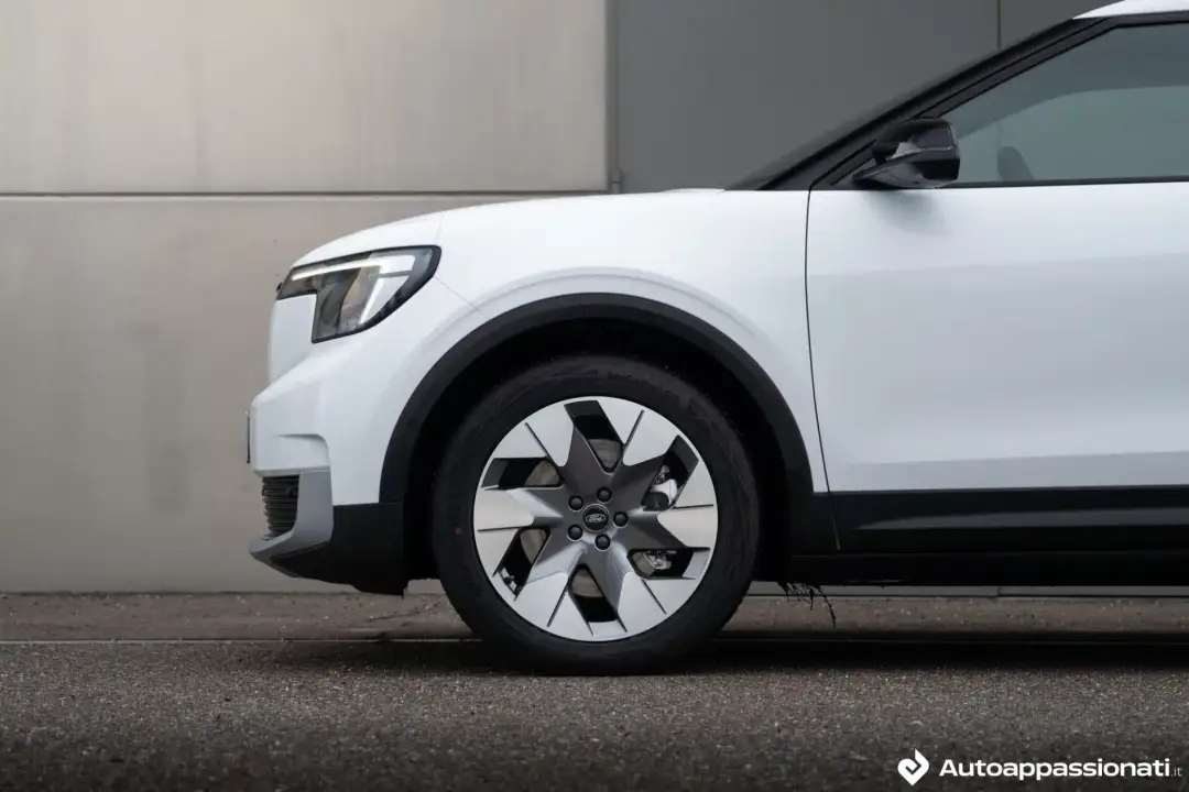 ford explorer ev 18