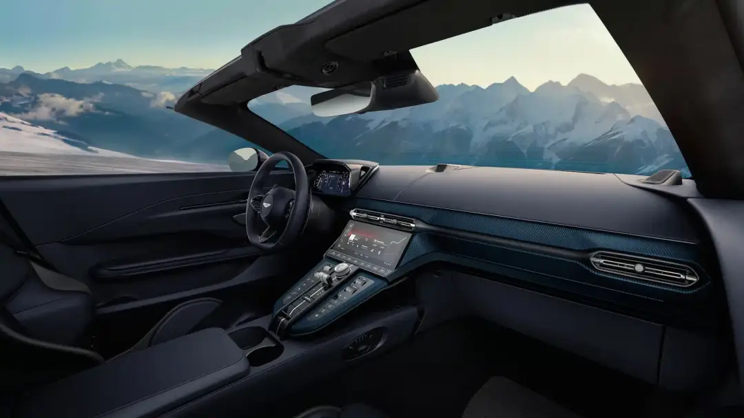 Aston Martin Vantage Roadster 2025 interni