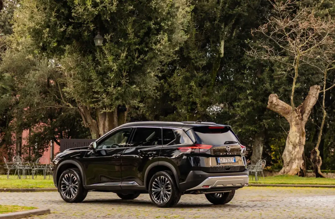 nissan x trail mild hybrid posteriore