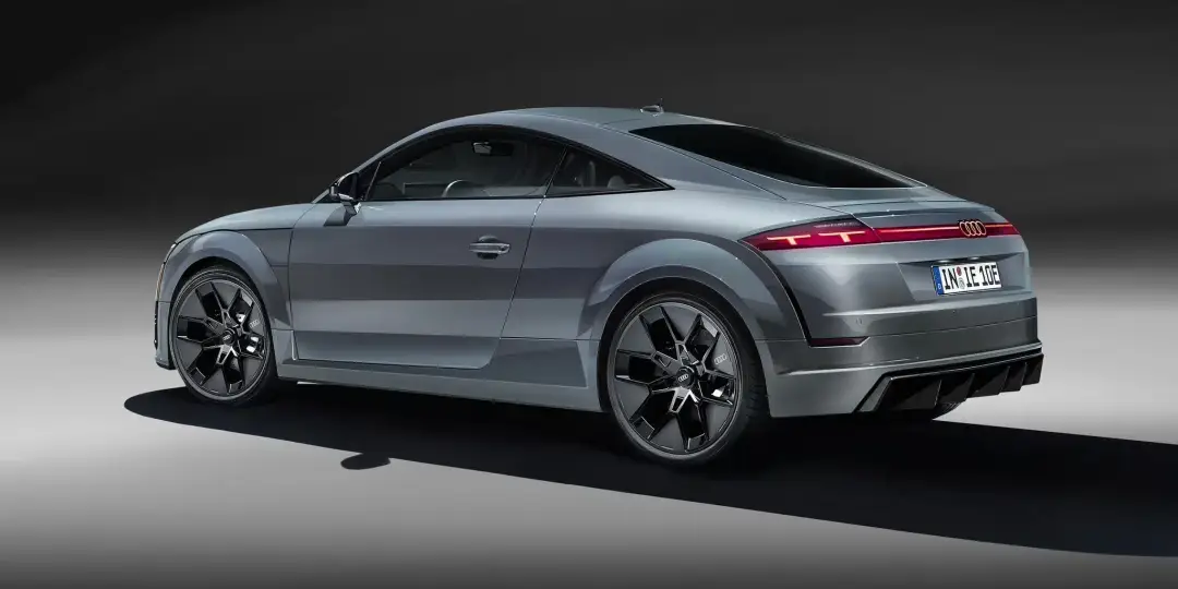 Audi TT elettrica 2026 render