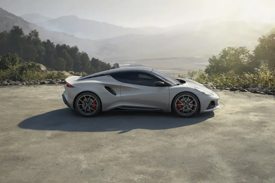Lotus Emira Turbo SE