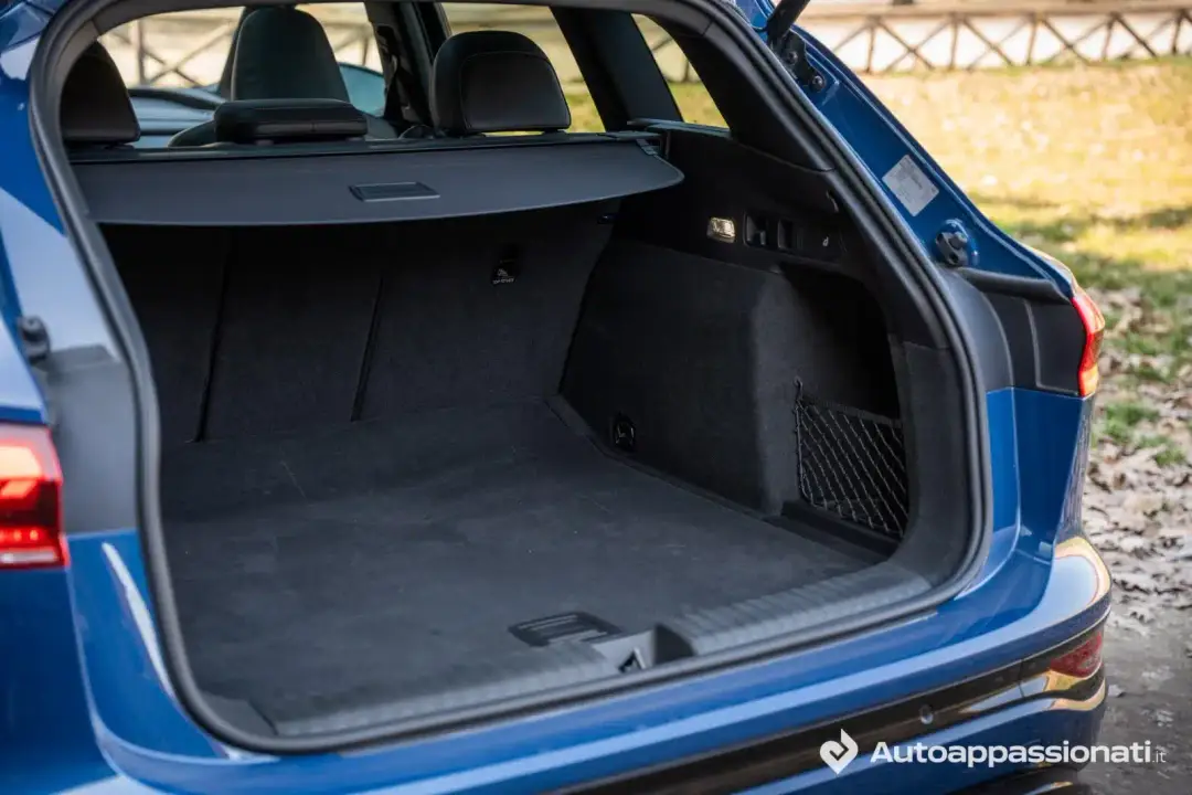 bagagliaio audi sq6 e-tron
