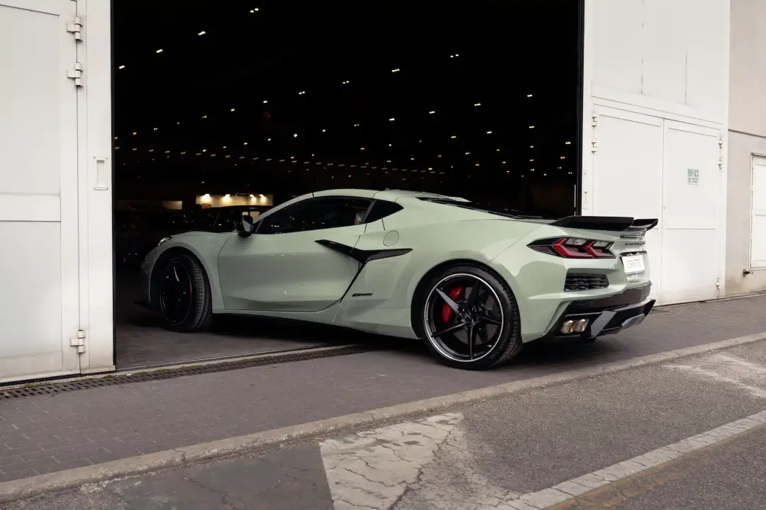 corvette c8 e ray 2025 3