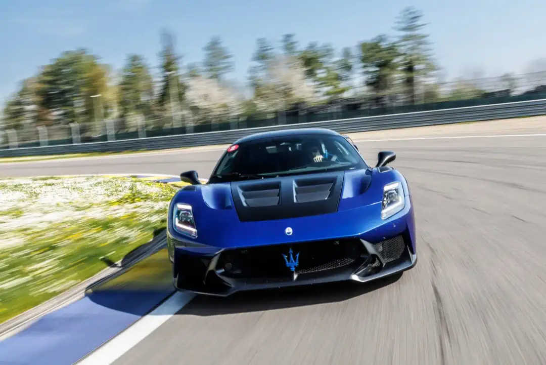 maserati gt2 stradale on track