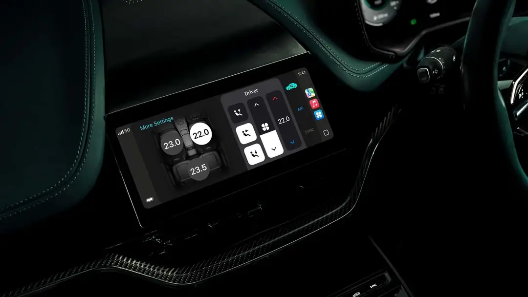 Apple CarPlay Ultra Aston Martin
