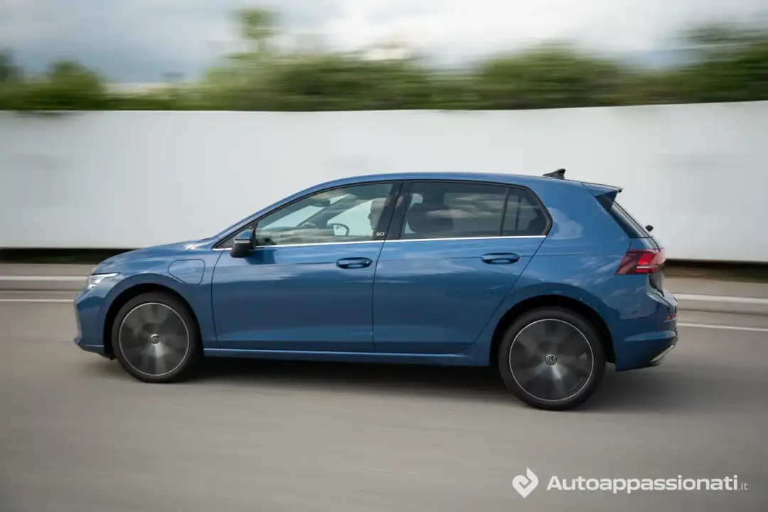 volkswagen golf ehybrid 03