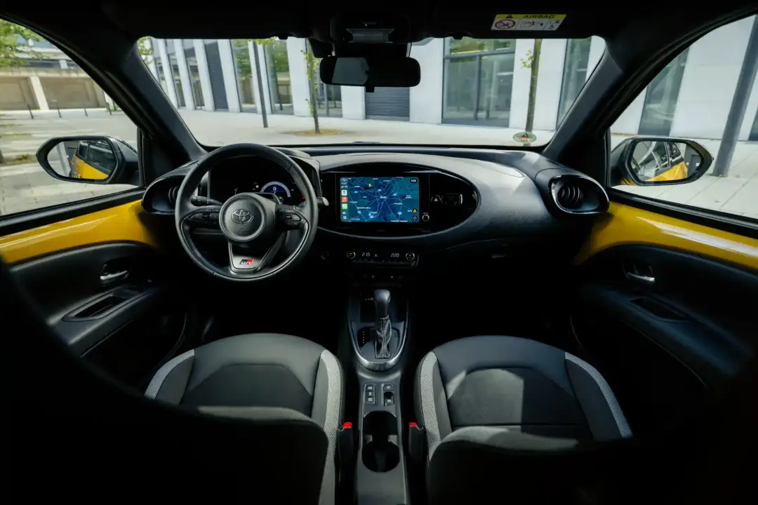 aygoxgrsport_hybrid interni