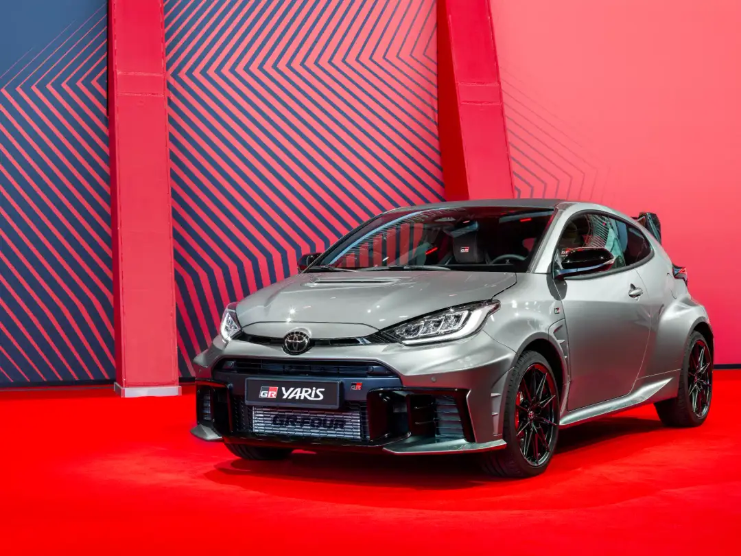 gr-yaris-my25