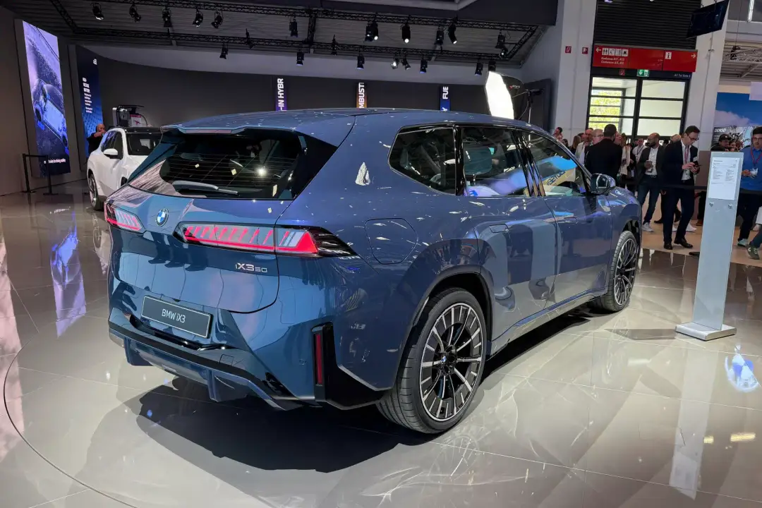 bmw ix3-2