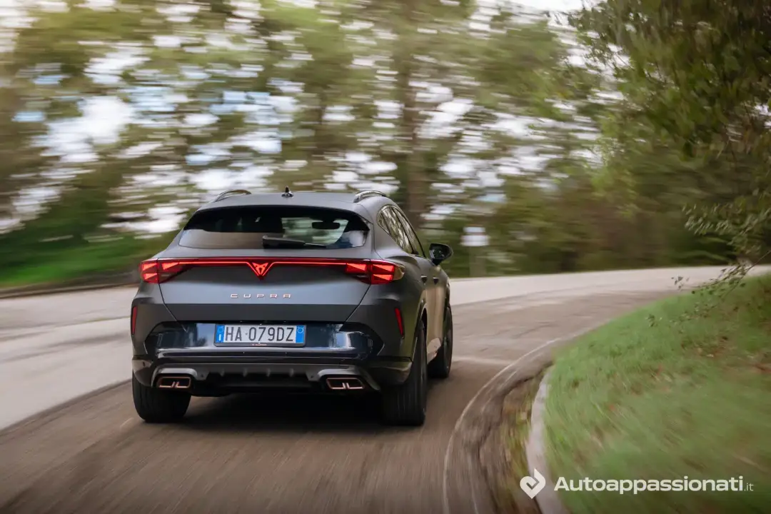 cupra formentor e hybrid 2025 17