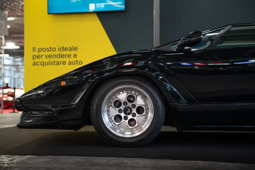 lamborghini countach