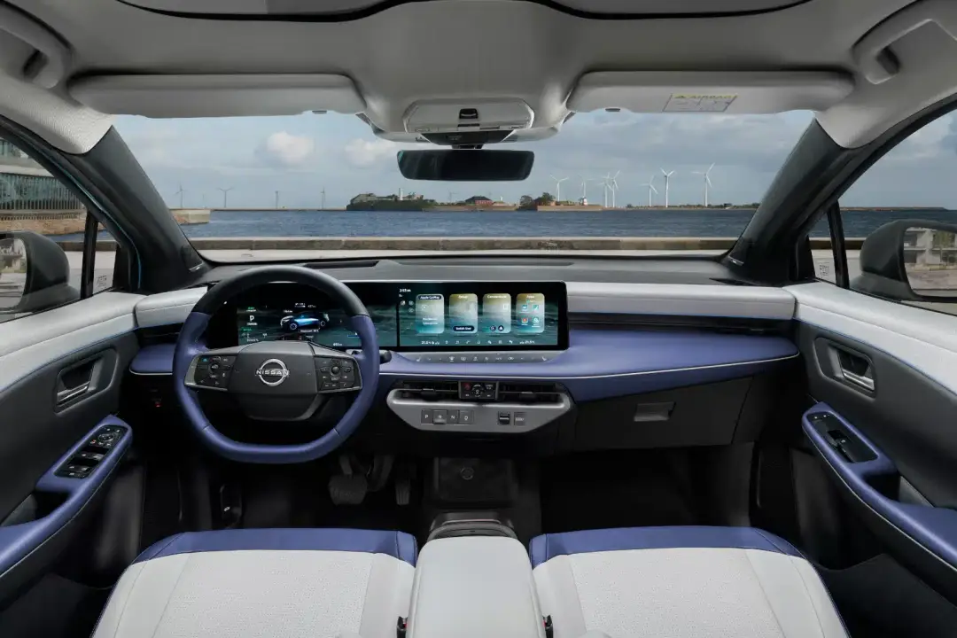 interni nissan leaf 2026