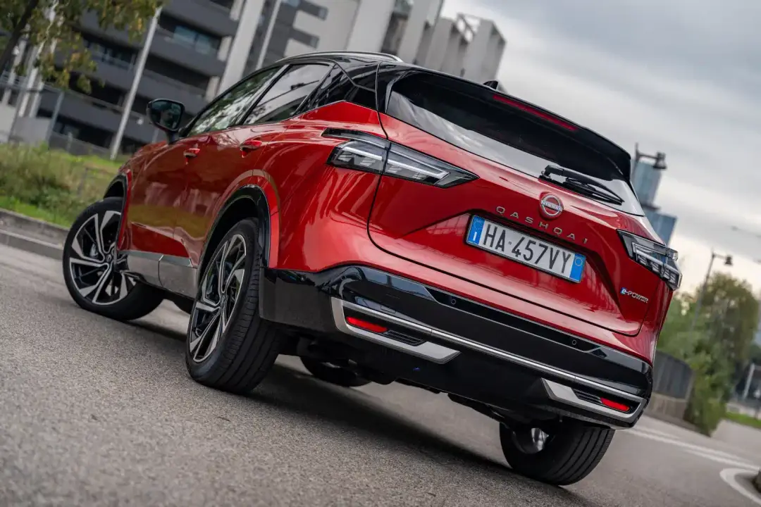 posteriore nissan qashqai e-power 2026