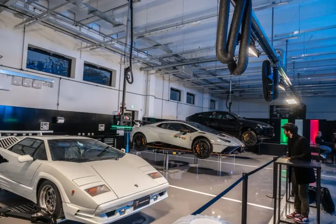officine showroom lamborghini