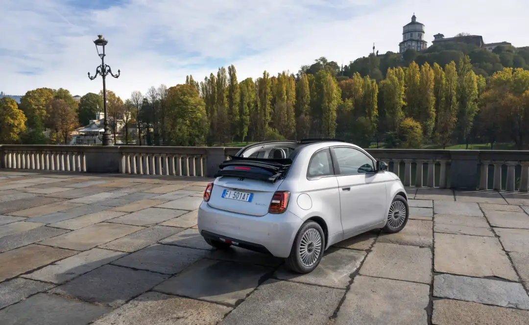 FIAT 500 hybrid cabrio