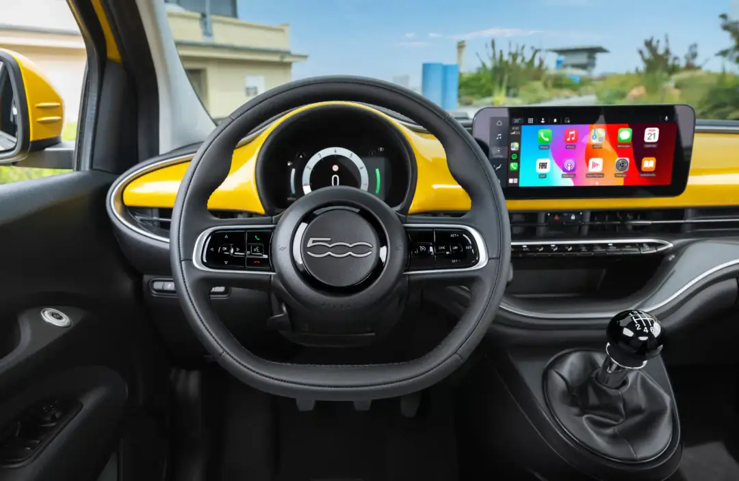 Fiat500Hybrid interni