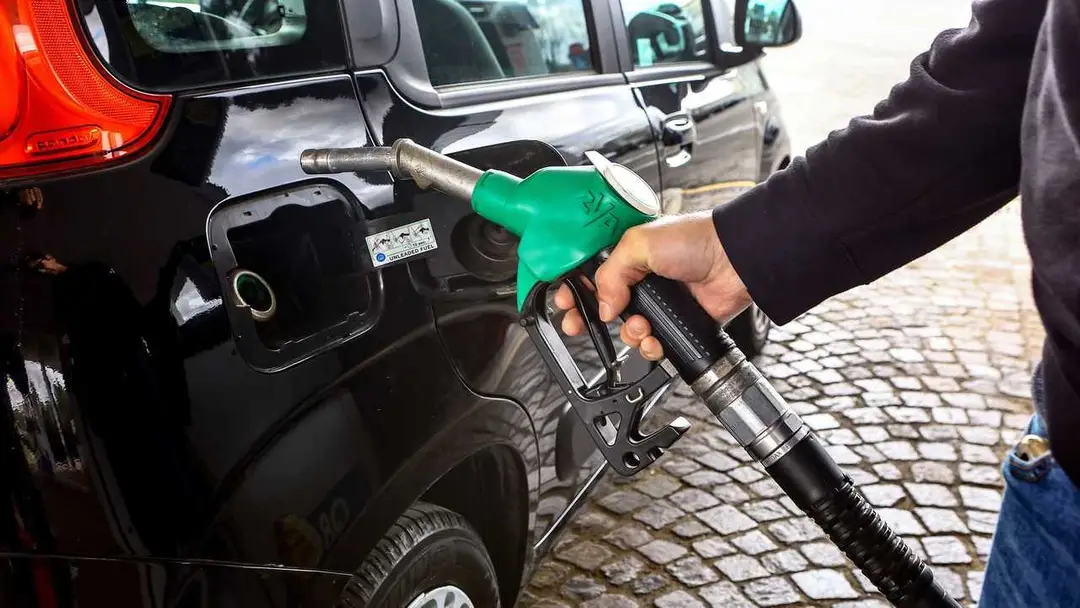 foto prova confronto dacia spring elettrica vs fiat panda benzina