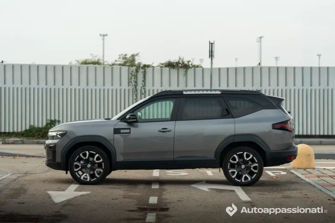 dimensioni dacia bigster hybrid