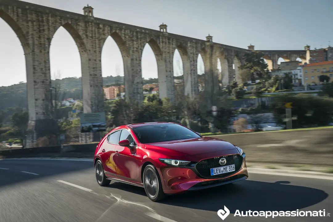 nuova mazda3 002