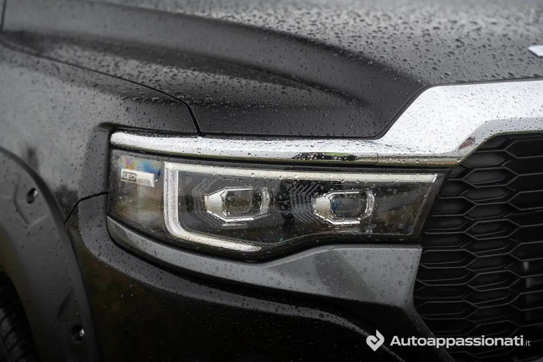 Foton Tunland V9__faro anteriore