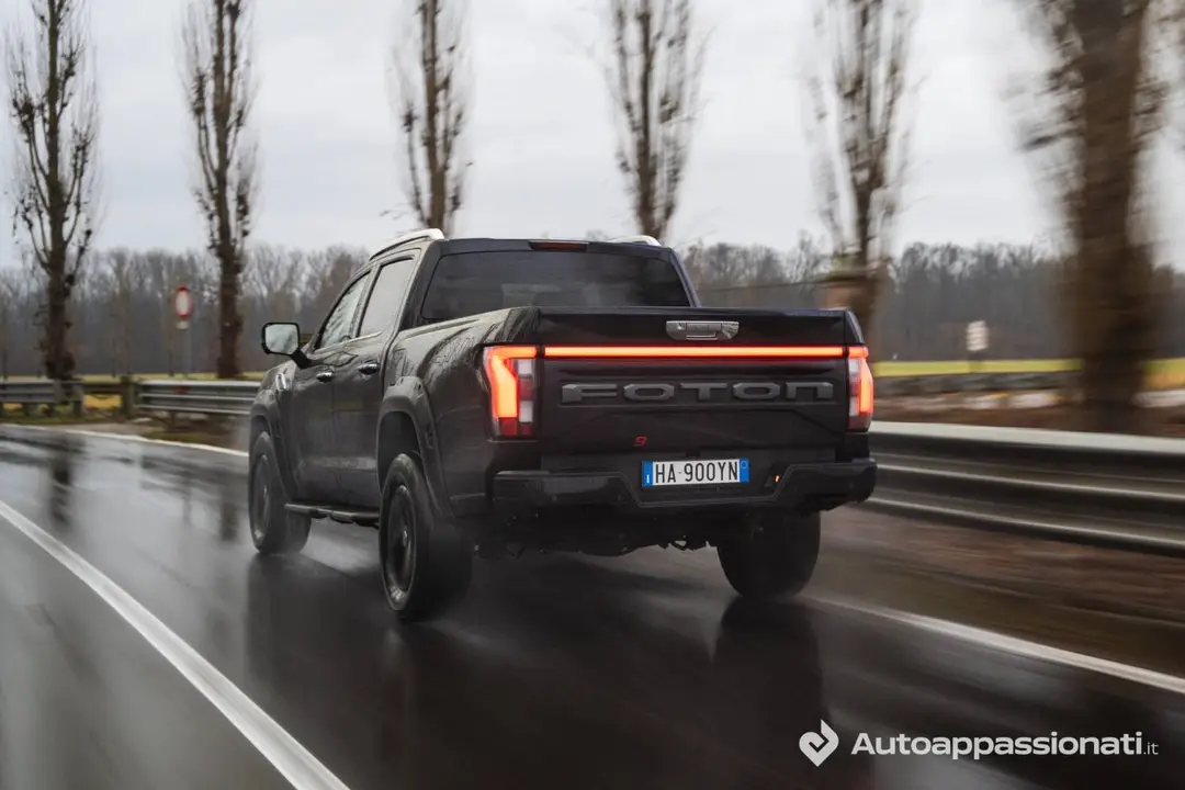 Foton Tunland V9__3/4 posteriore dinamico