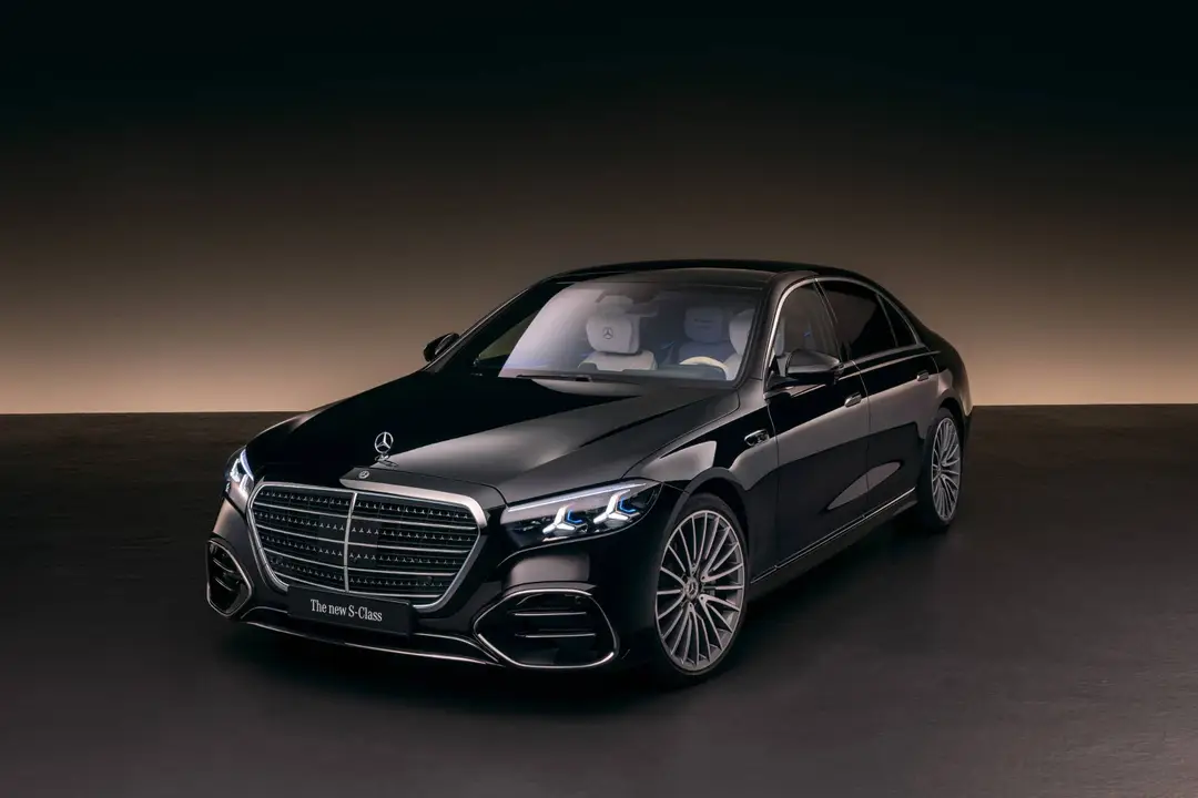 La nuova Mercedes Classe S 2026 nella vista frontale