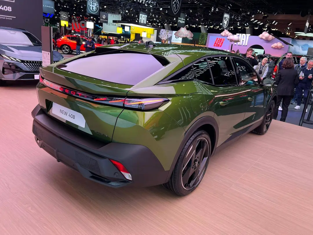 Peugeot-408-2026 posteriore