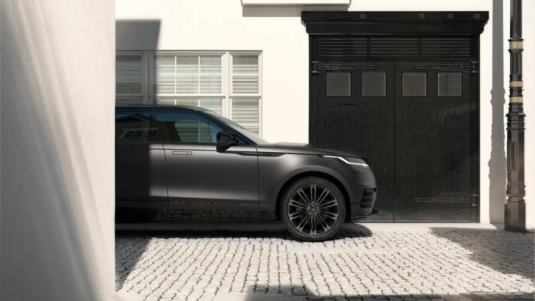 RR_Velar_Belgravia_Edition_27MY_05_Carpathian_Grey_Side