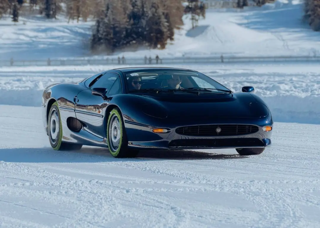 la jaguar xj220 ha partecipato al the ice st.moritz 2026