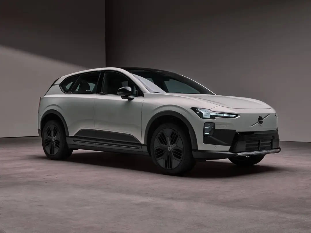 La volvo ex60 cross country