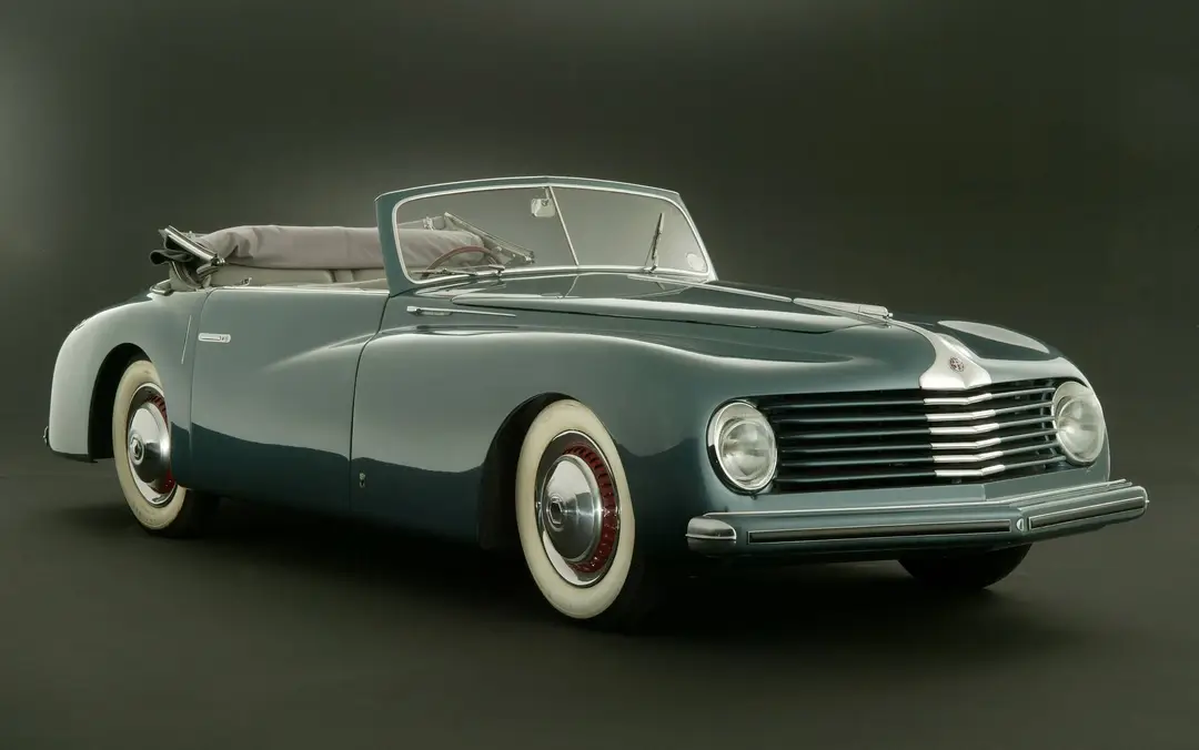 Foto a colori di un esemplare di Alfa Romeo 6C 2500 S Cabriolet Extra Lusso