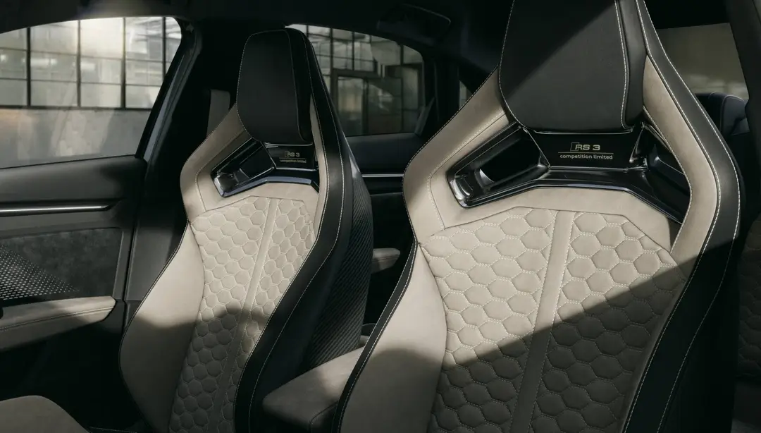Audi RS 3 Competition Limited sedili sportivi a guscio
