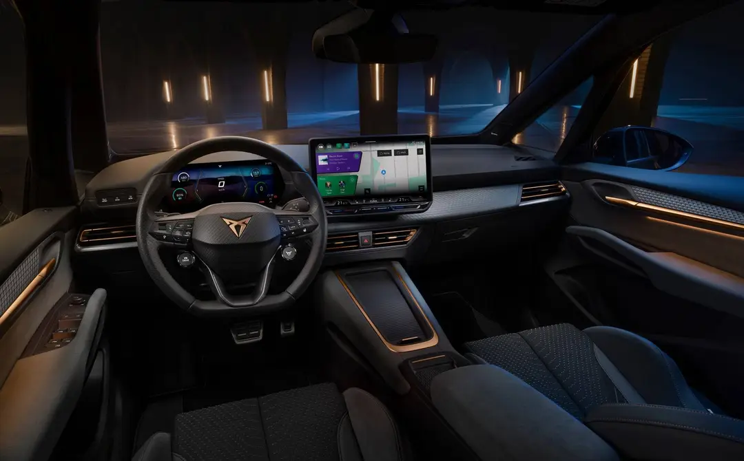 L'abitacolo rinnovato della Cupra Born VZ 2026