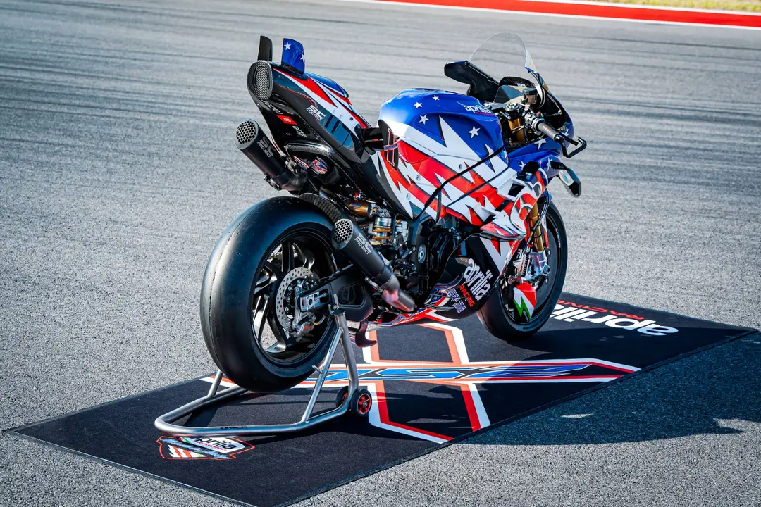 apriliaracing-apriliax250th-soldout05 posteriore