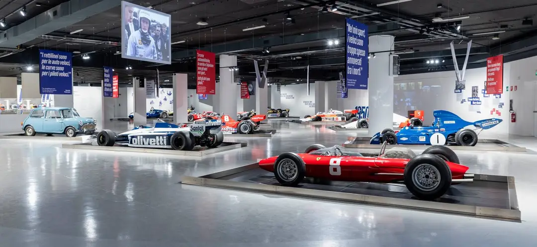 Alcune delle monoposto di F1 storiche esposte al Mauto per la mostra "I nemici del Drake"