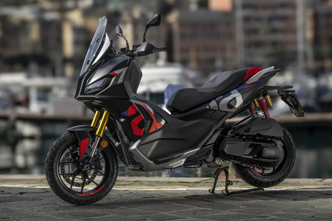 aprilia-sr-gt-400 di laterale