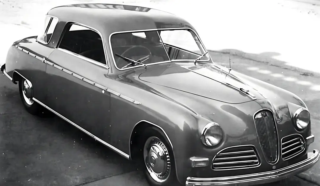 Una foto in bianco nero della Lancia Aprilia Gran Gala Boneschi (1948)