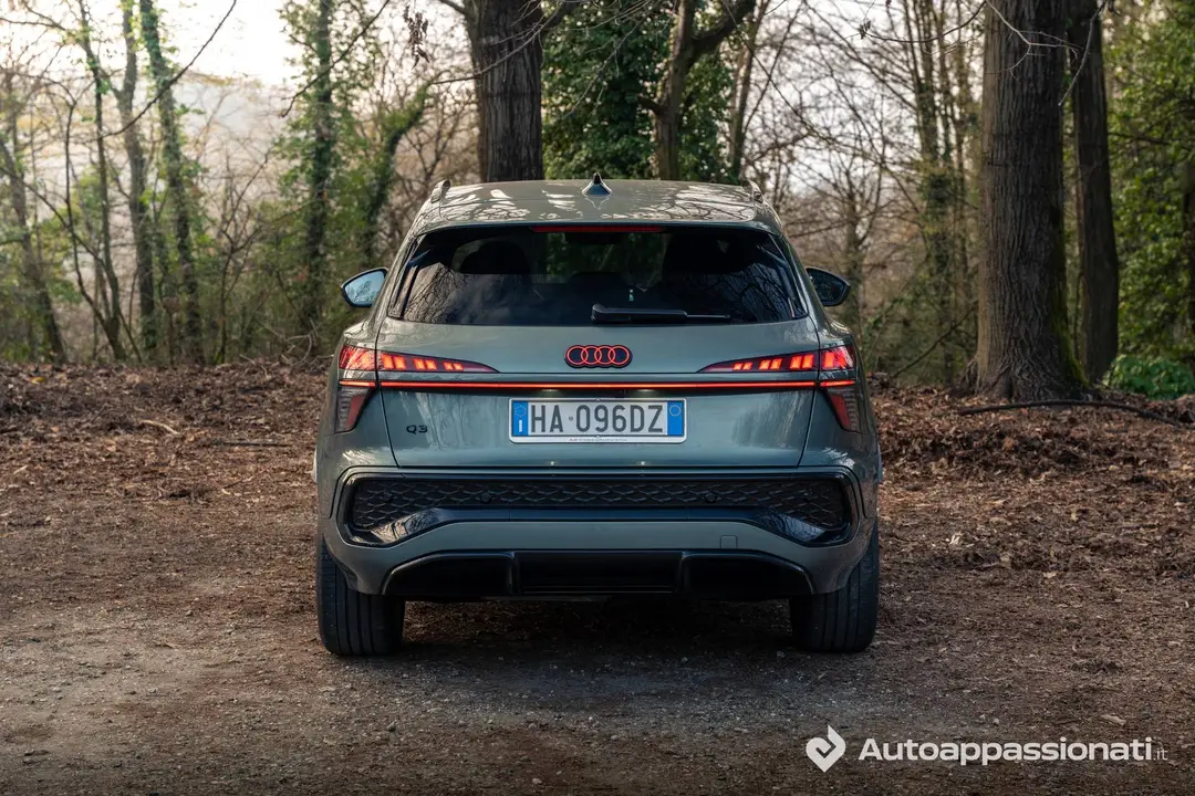 Audi-q3-tdi posteriore pieno