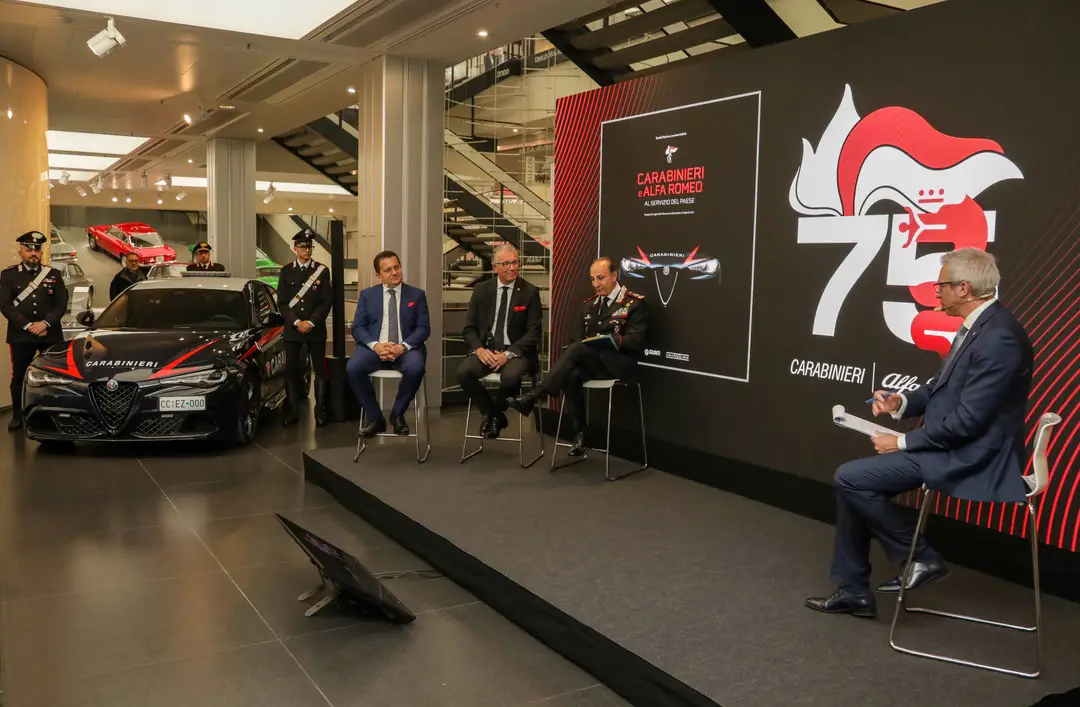 Immagine della presentazione dei Carabinieri e Alfa Romeo
