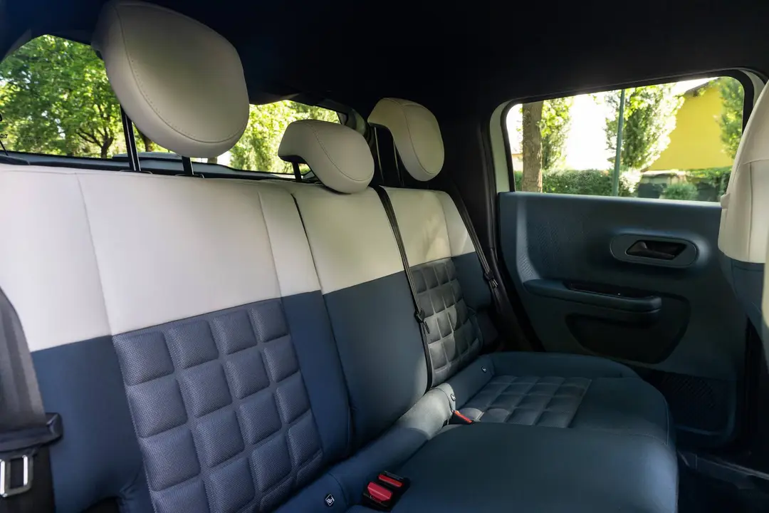 i sedili posteriori della FIAT Grande Panda Turbo 100