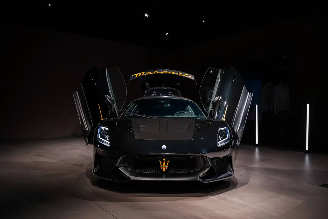 Maserati GT2 Stradale Fuoriserie frontale pieno