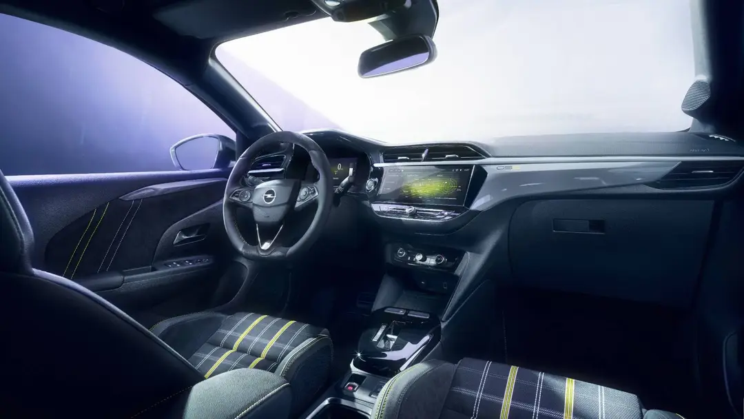 Opel Corsa GSE interni complessivi volante, strumentazione e plancia